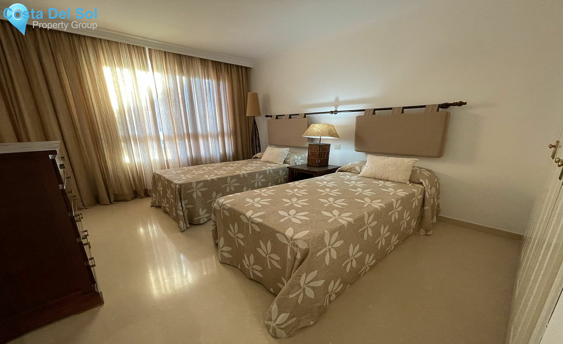 Middle Floor Apartment in Nueva Andalucía-1151631
