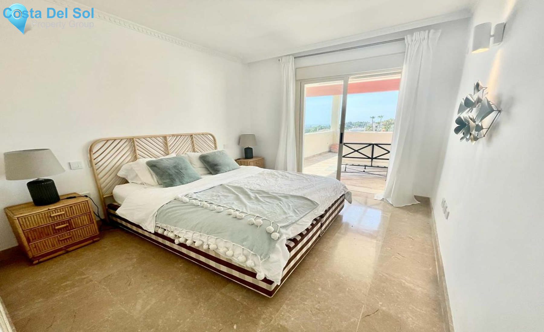 Middle Floor Apartment in Nueva Andalucía-1151760
