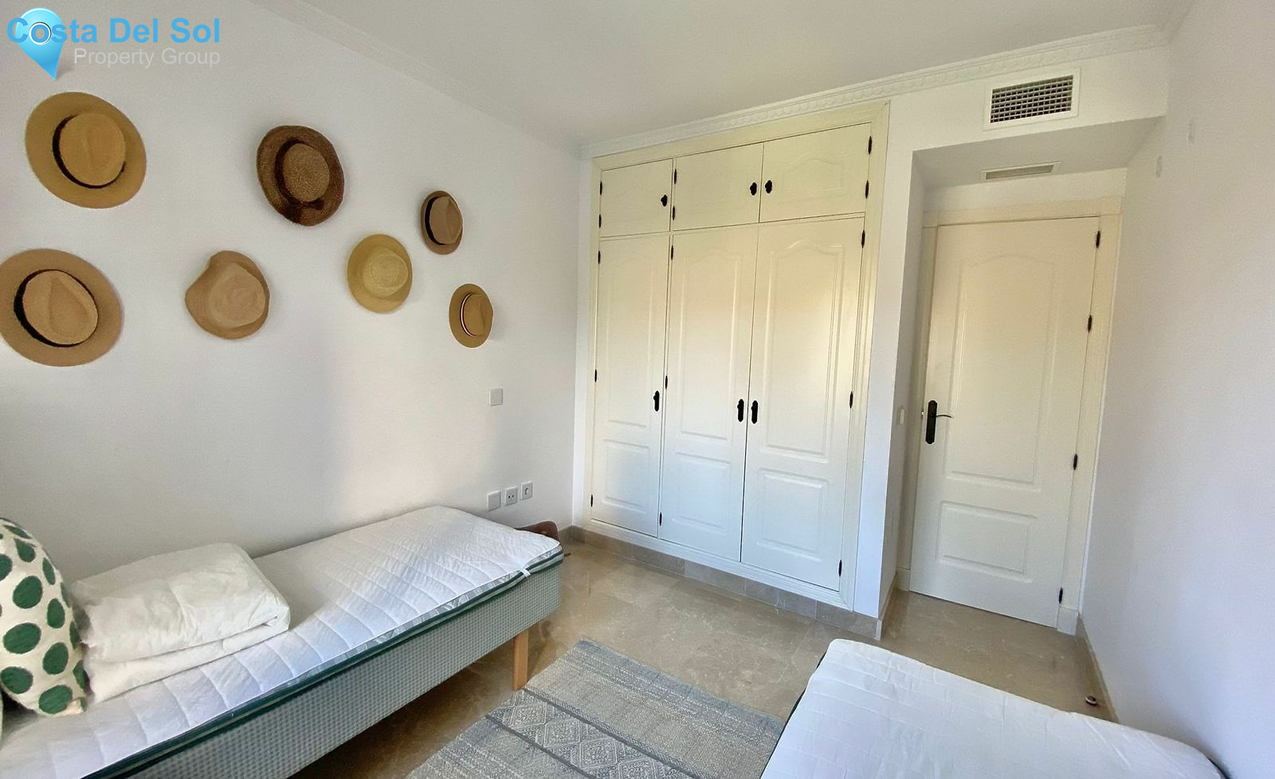 Middle Floor Apartment in Nueva Andalucía-1151761
