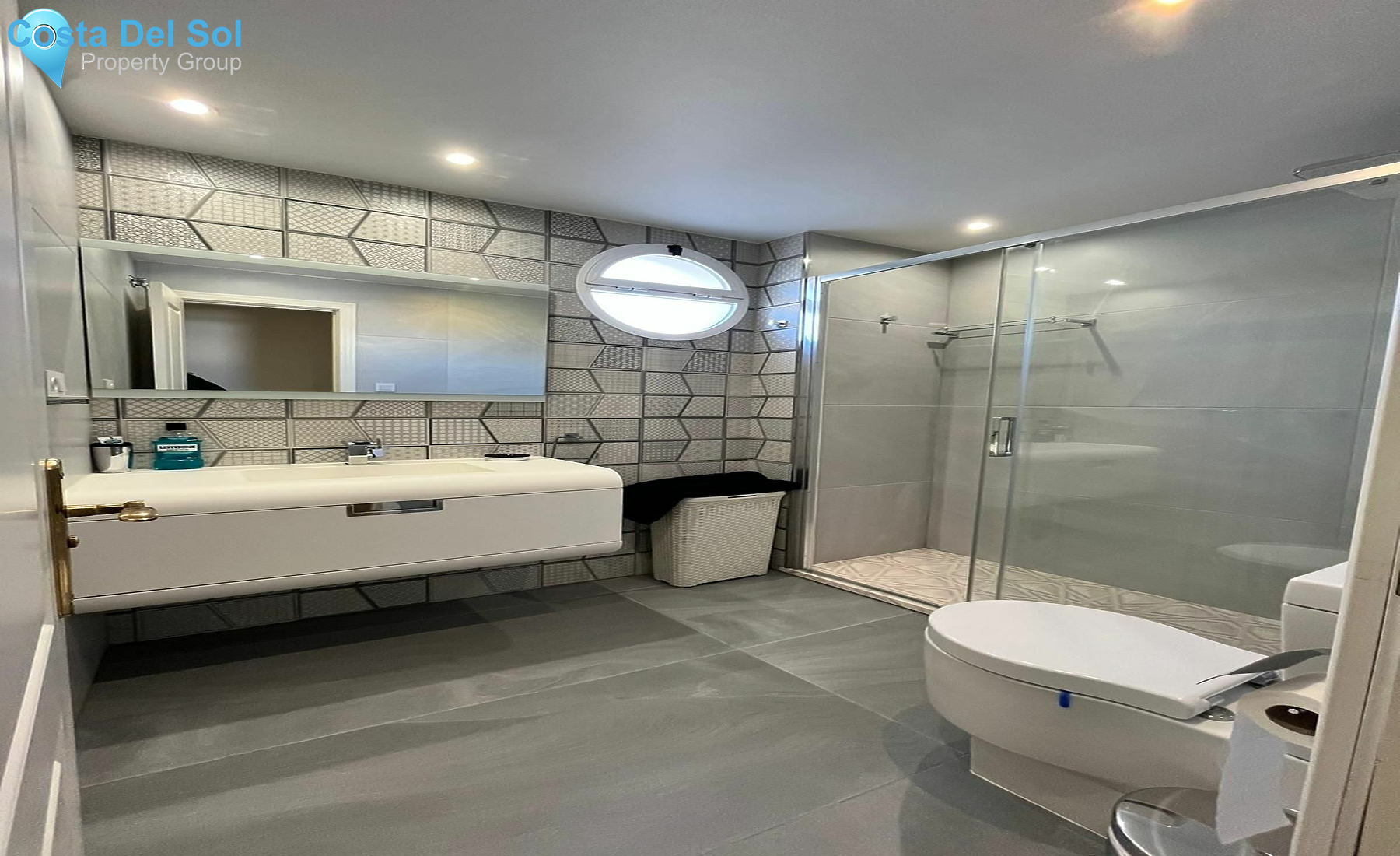 Middle Floor Apartment in Nueva Andalucía-1153393