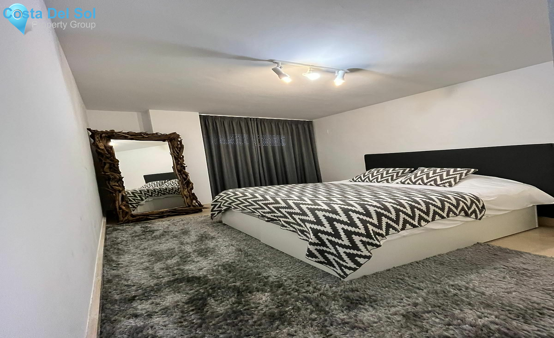 Middle Floor Apartment in Nueva Andalucía-1153394
