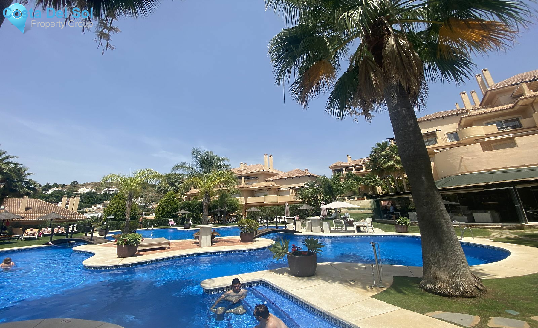Middle Floor Apartment in Nueva Andalucía-1156555