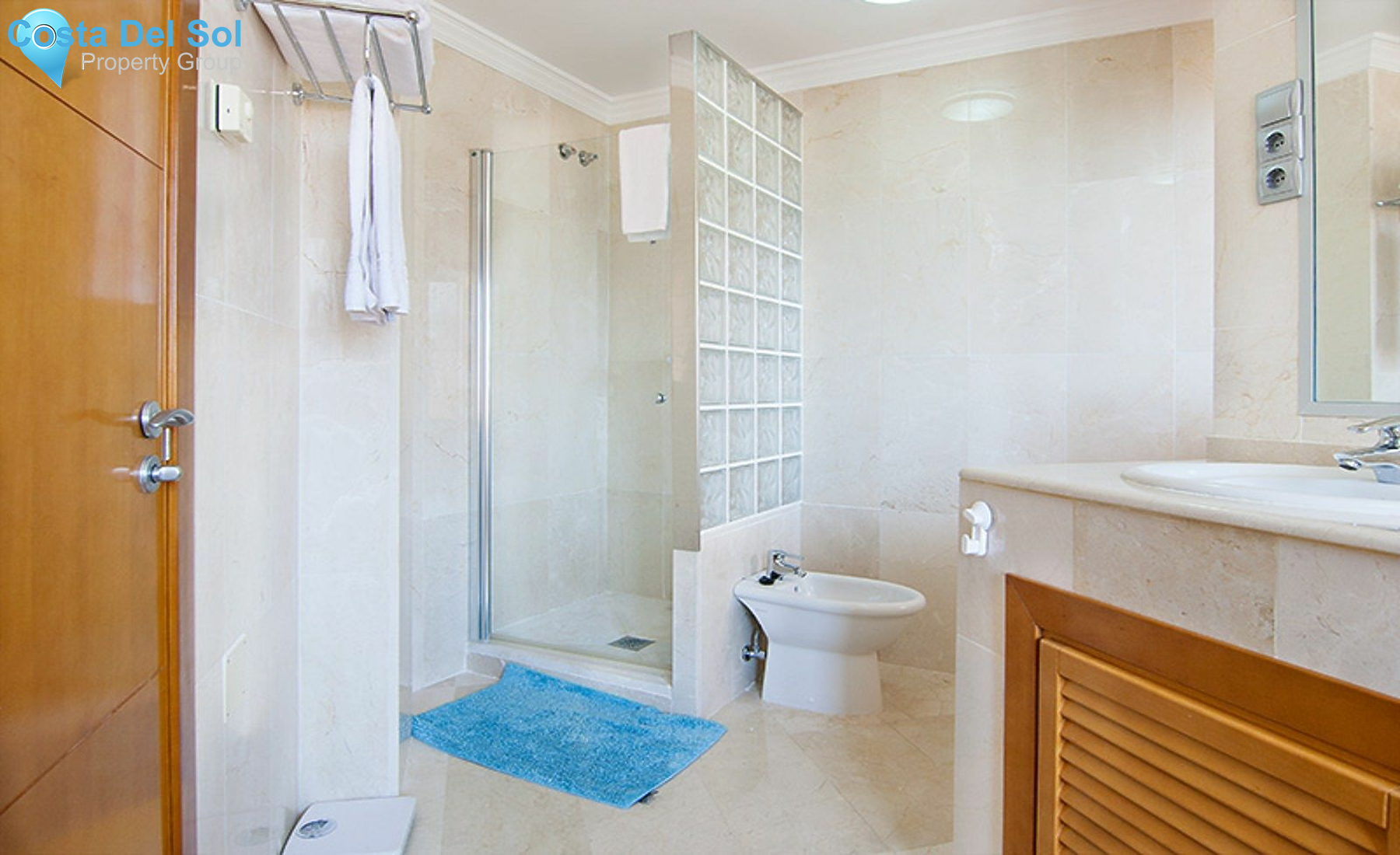 Middle Floor Apartment in Nueva Andalucía-1156566