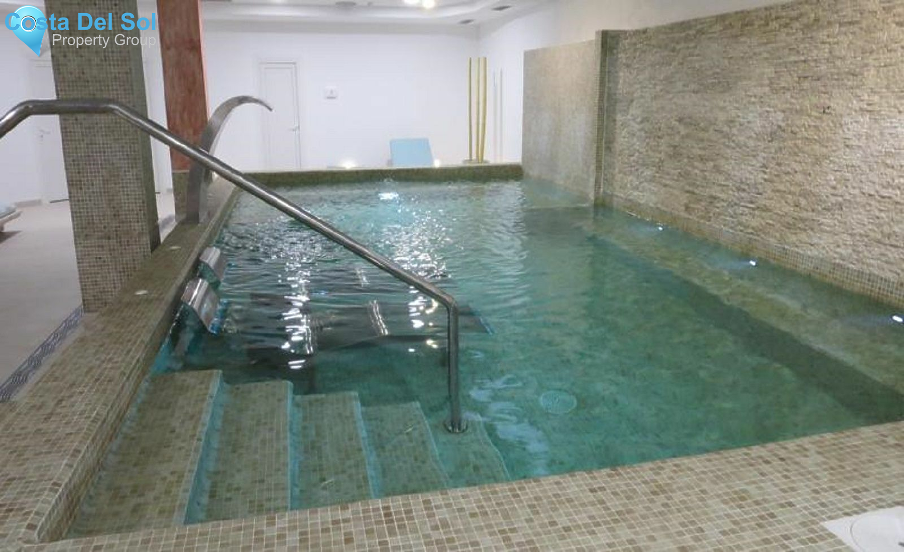 Middle Floor Apartment in Nueva Andalucía-1156572