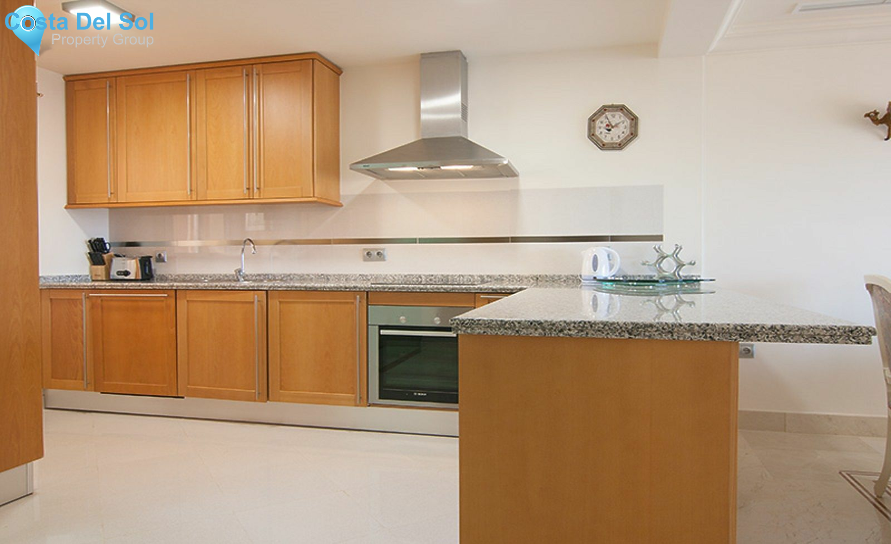 Middle Floor Apartment in Nueva Andalucía-1156563