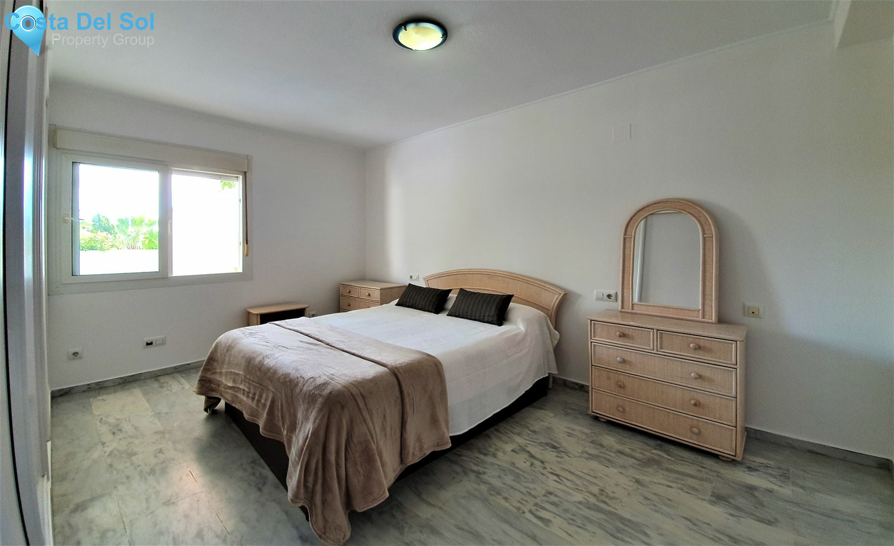 Middle Floor Apartment in Nueva Andalucía-1156743