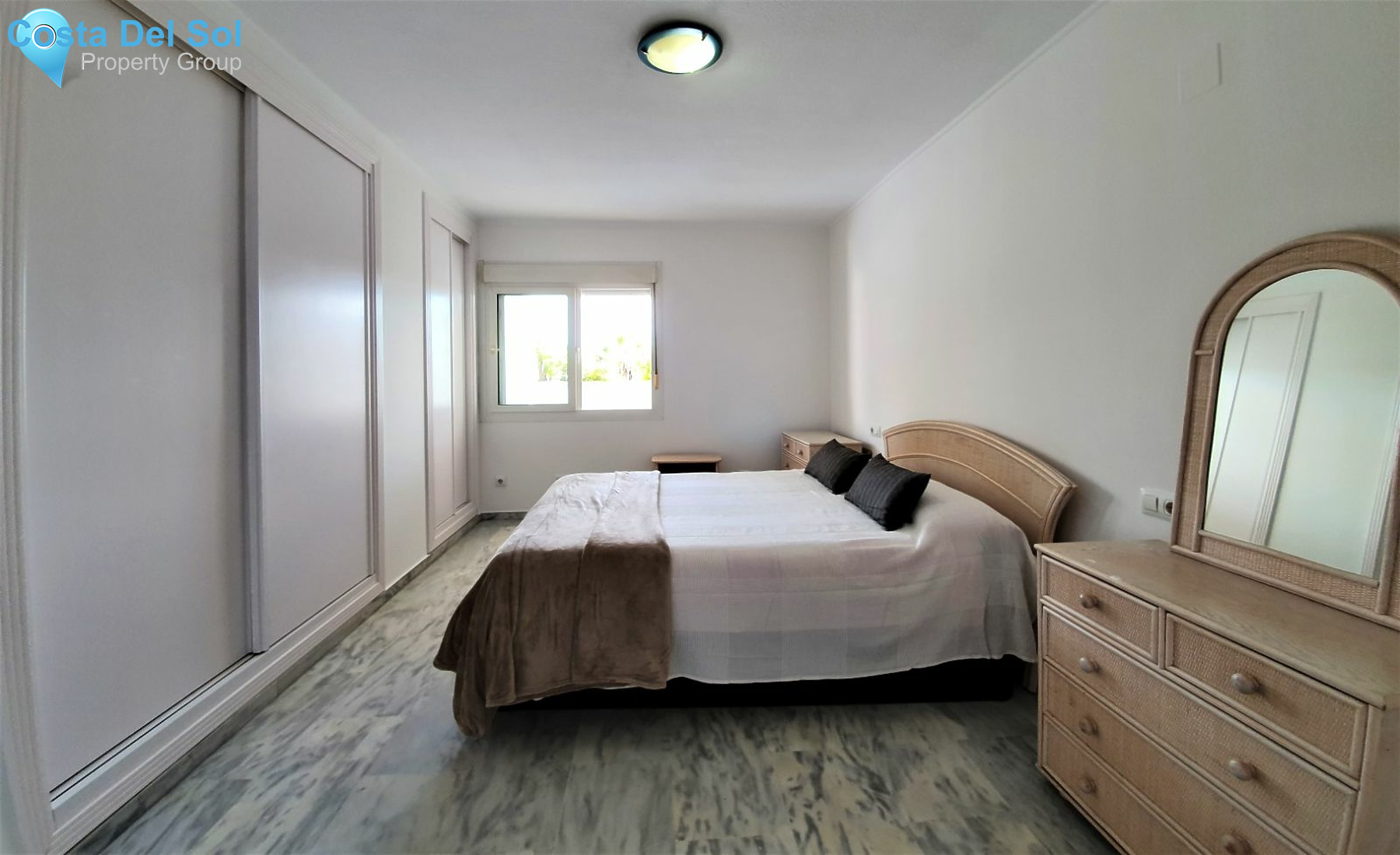 Middle Floor Apartment in Nueva Andalucía-1156733