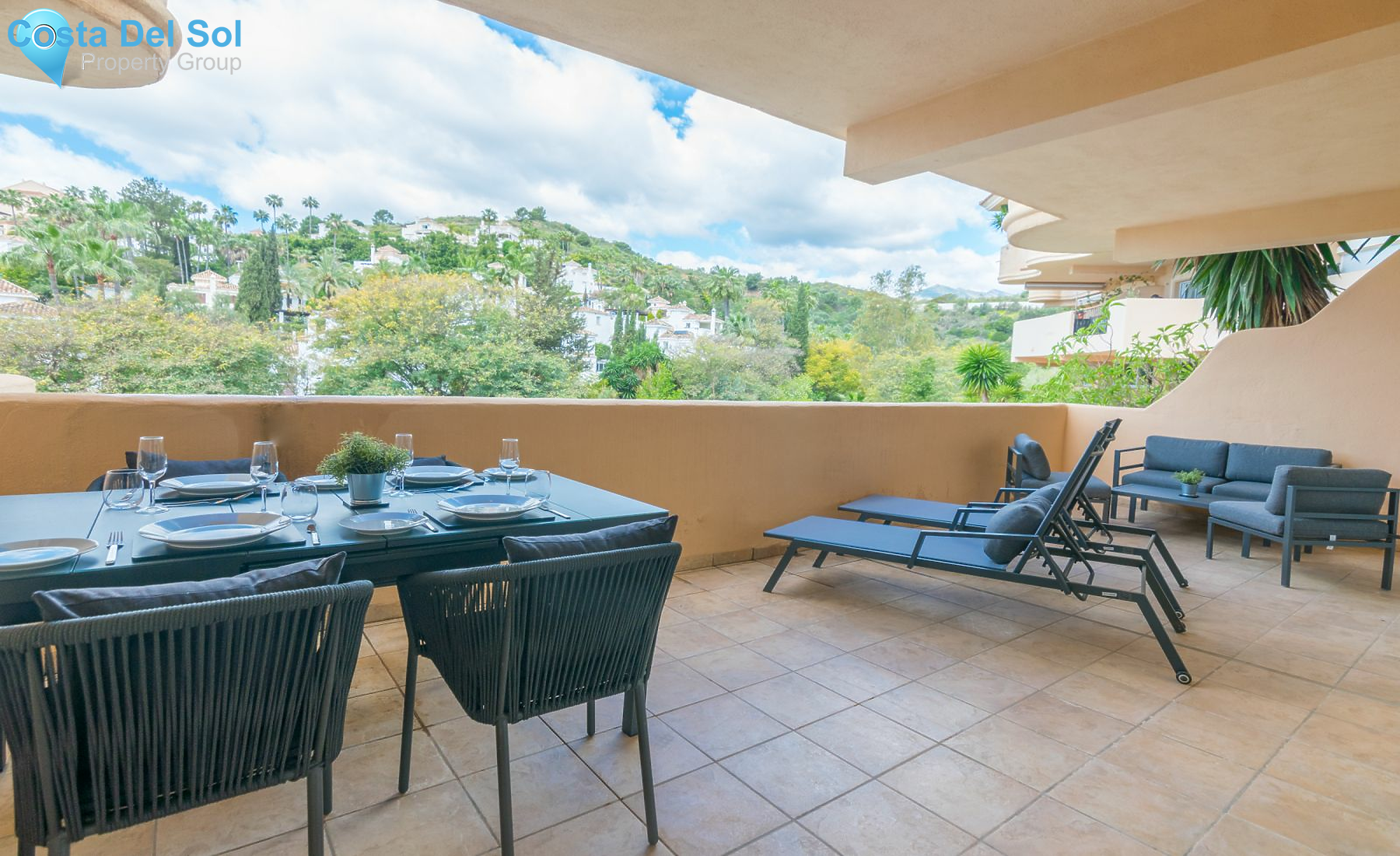 Middle Floor Apartment in Nueva Andalucía-1165000