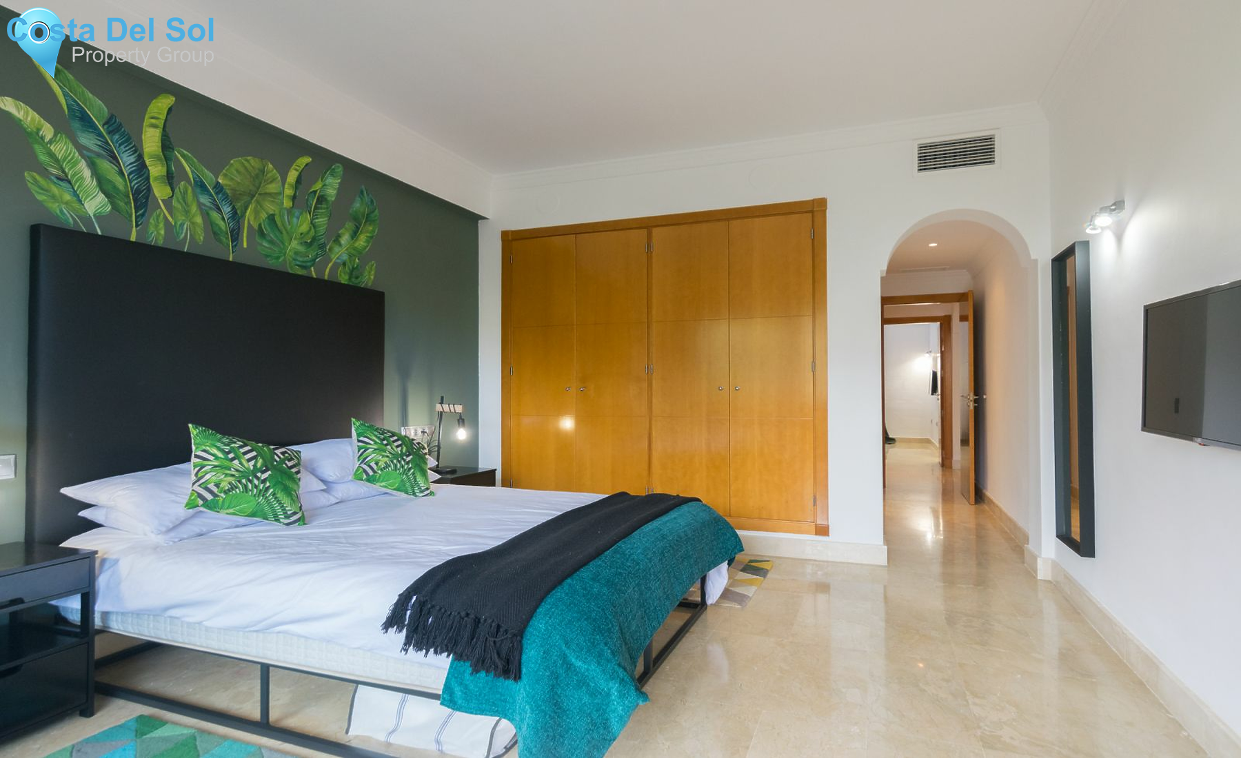 Middle Floor Apartment in Nueva Andalucía-1165004