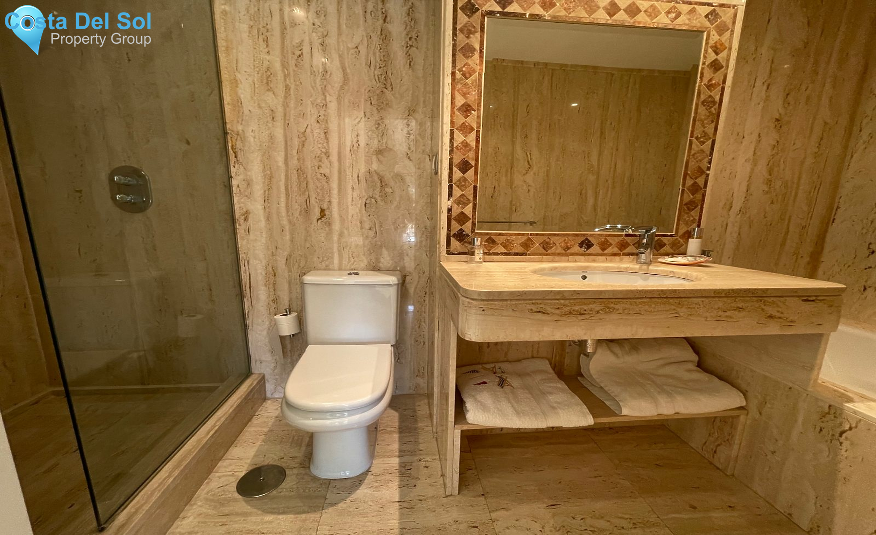 Middle Floor Apartment in Nueva Andalucía-1175352