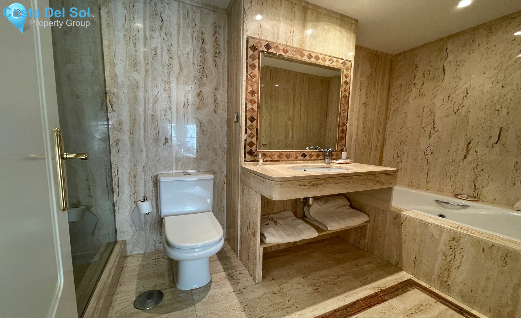 Middle Floor Apartment in Nueva Andalucía-1175348