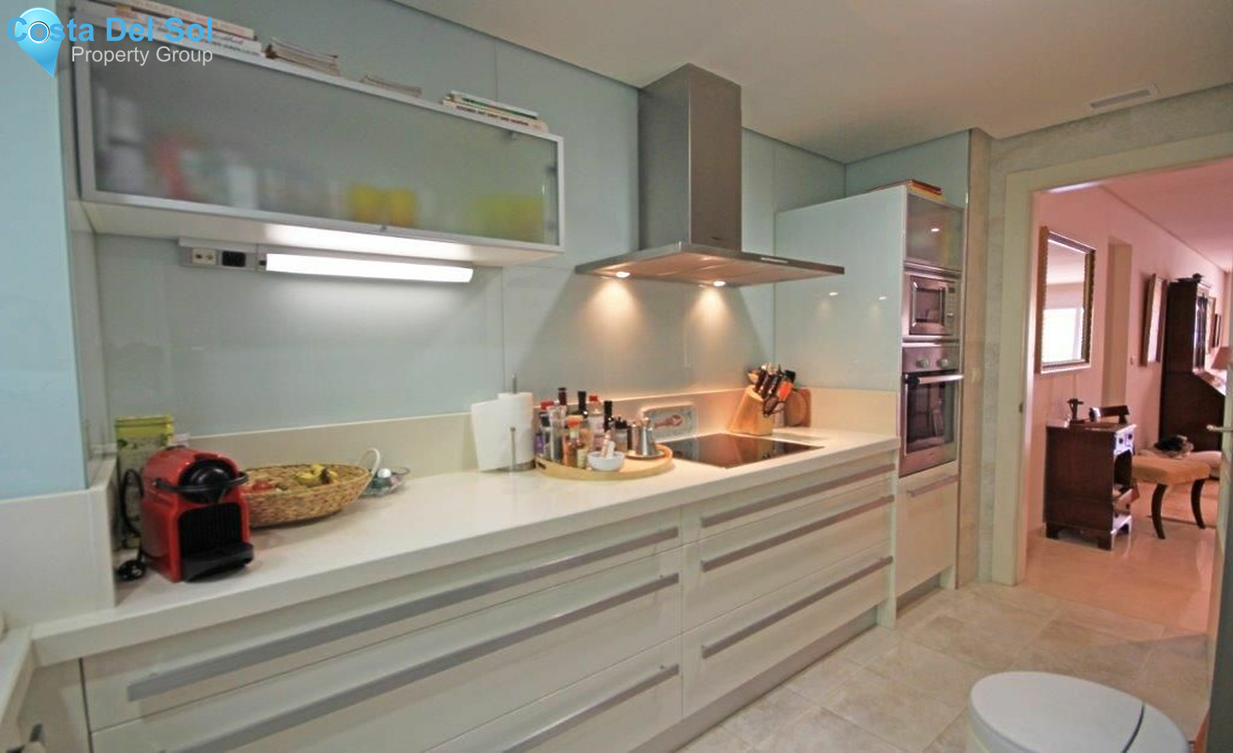 Middle Floor Apartment in Nueva Andalucía-1184774