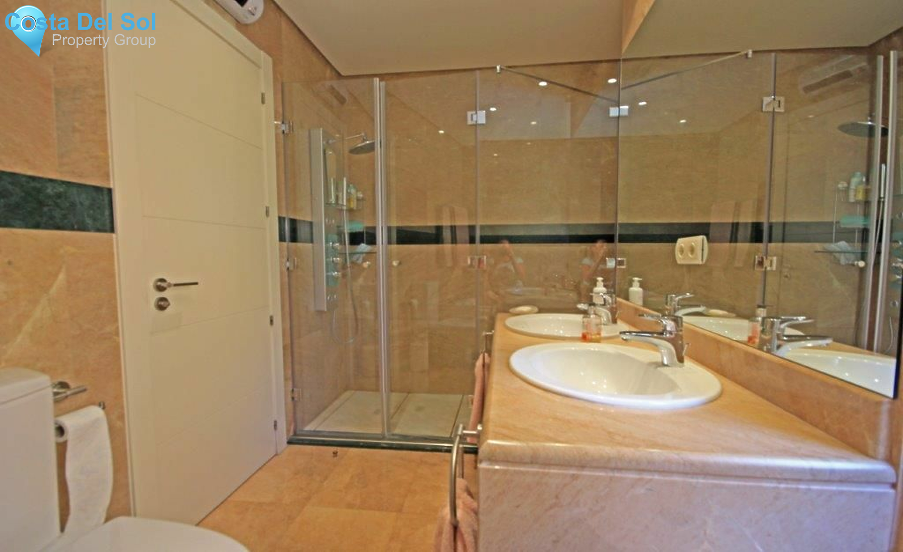 Middle Floor Apartment in Nueva Andalucía-1184784