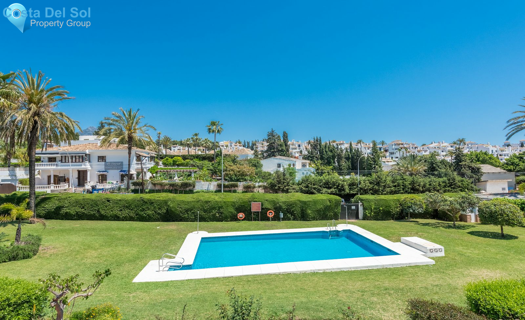 Middle Floor Apartment in Nueva Andalucía-1196721