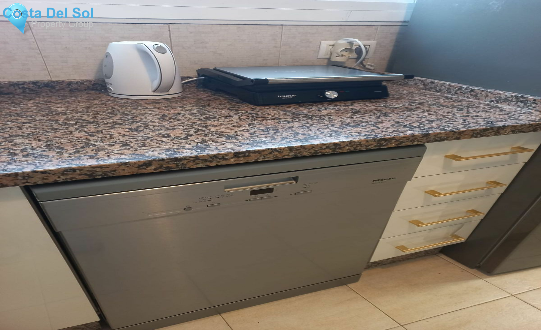 Middle Floor Apartment in Nueva Andalucía-1196961