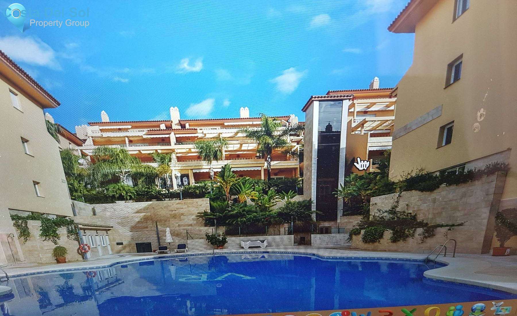 Middle Floor Apartment in Nueva Andalucía
