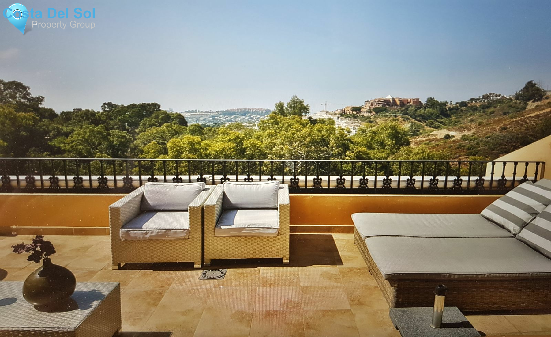Middle Floor Apartment in Nueva Andalucía-1209350