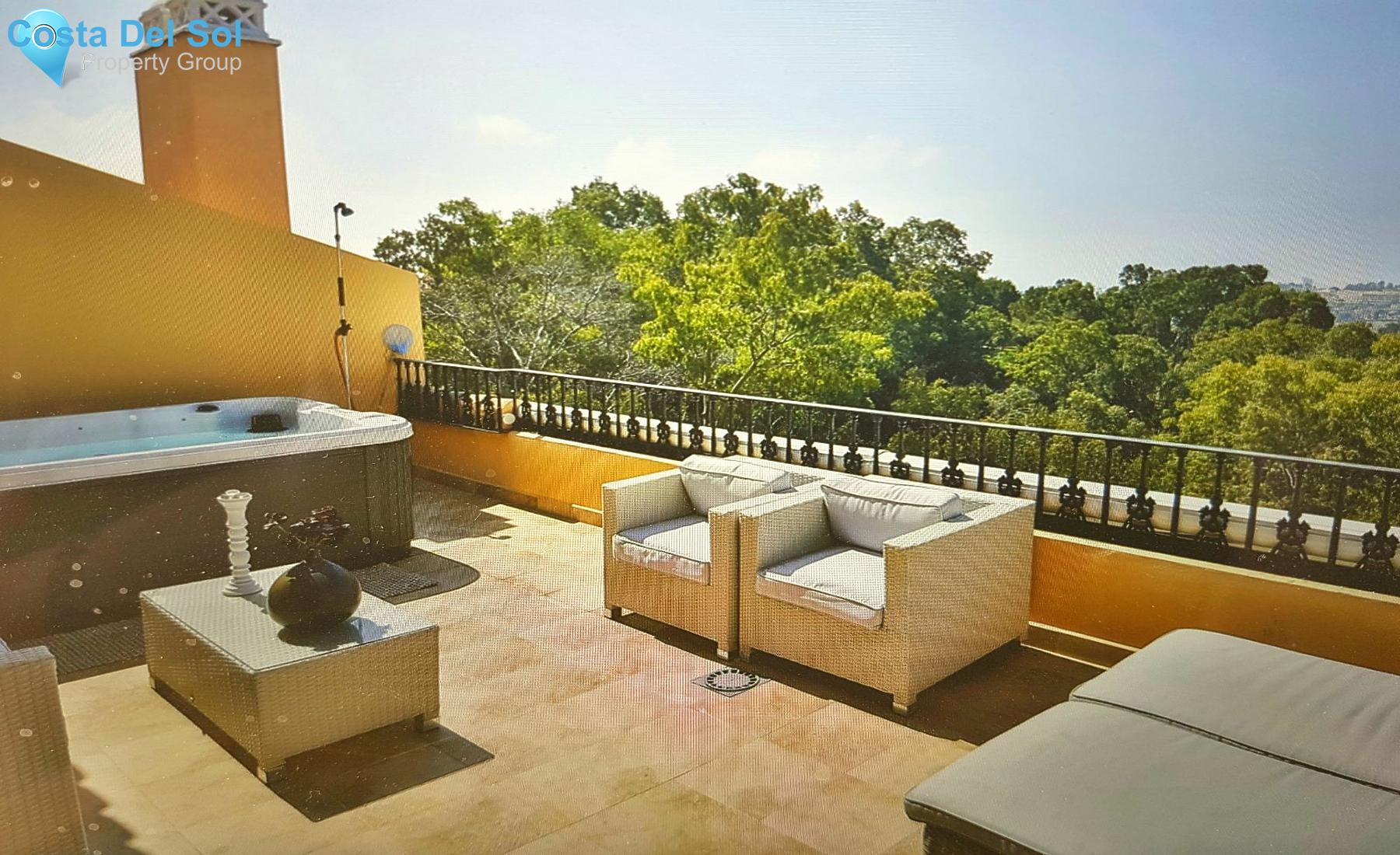Middle Floor Apartment in Nueva Andalucía-1209340