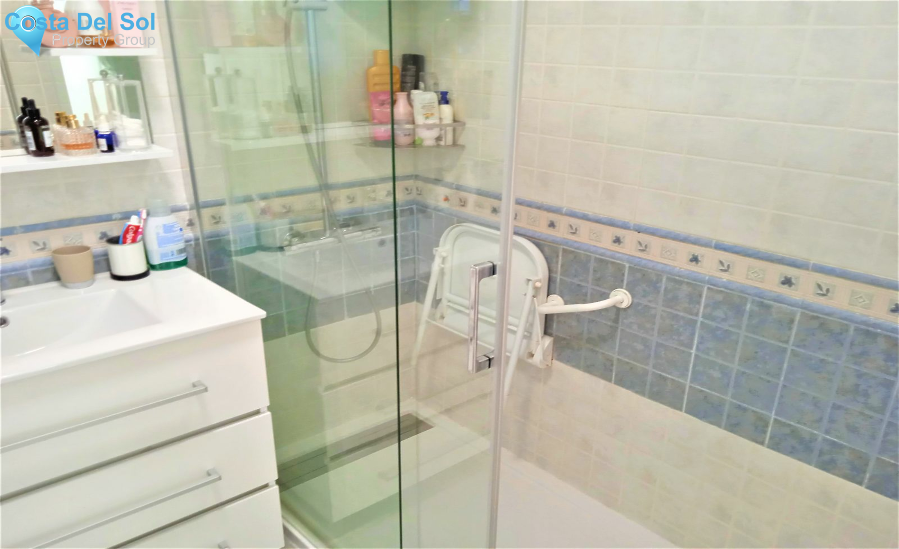 Middle Floor Apartment in Nueva Andalucía-1391346