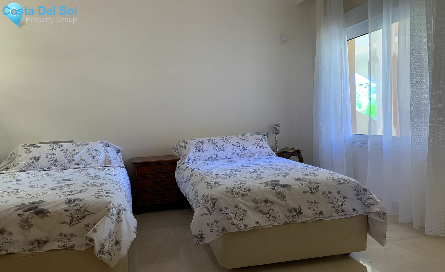 Middle Floor Apartment in Nueva Andalucía-1426665