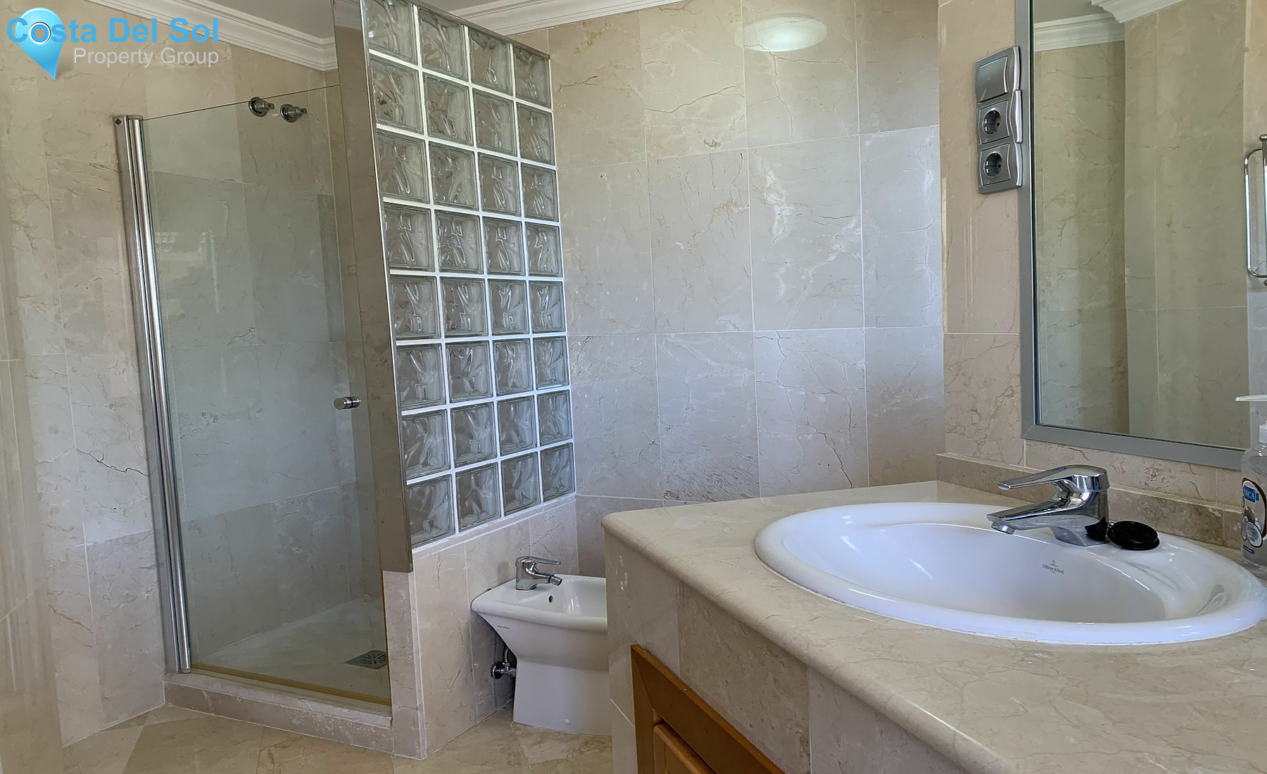 Middle Floor Apartment in Nueva Andalucía-1426669