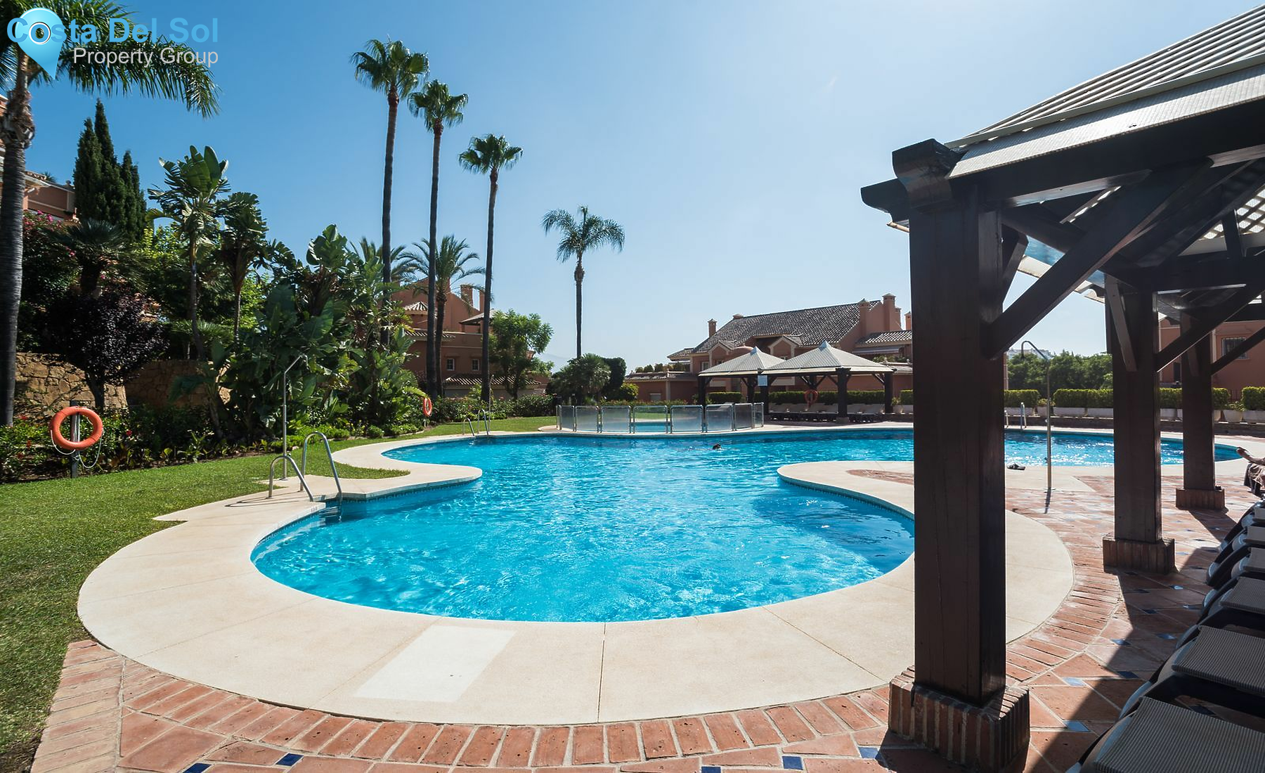 Middle Floor Apartment in Nueva Andalucía-1443084