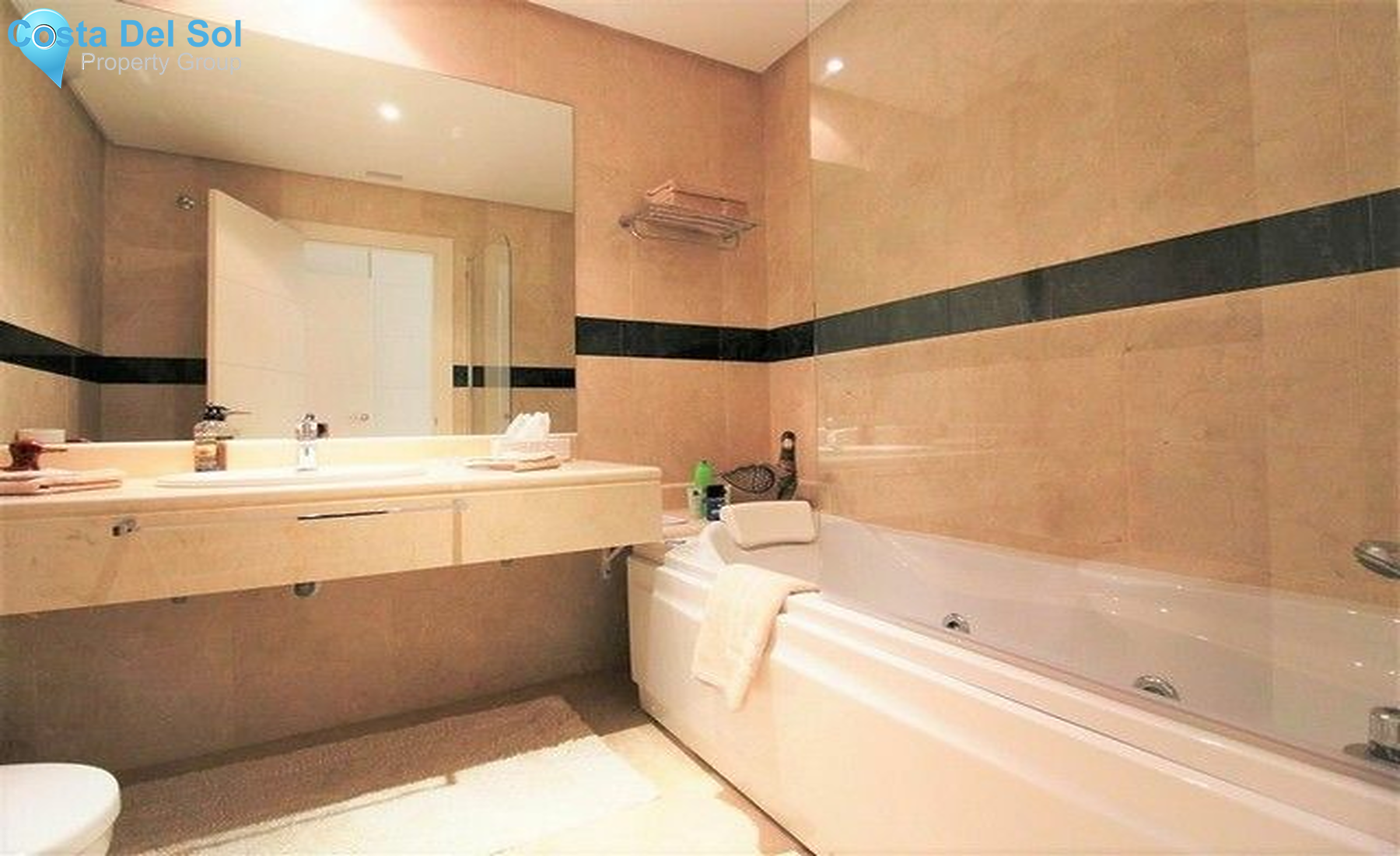 Middle Floor Apartment in Nueva Andalucía-1443839