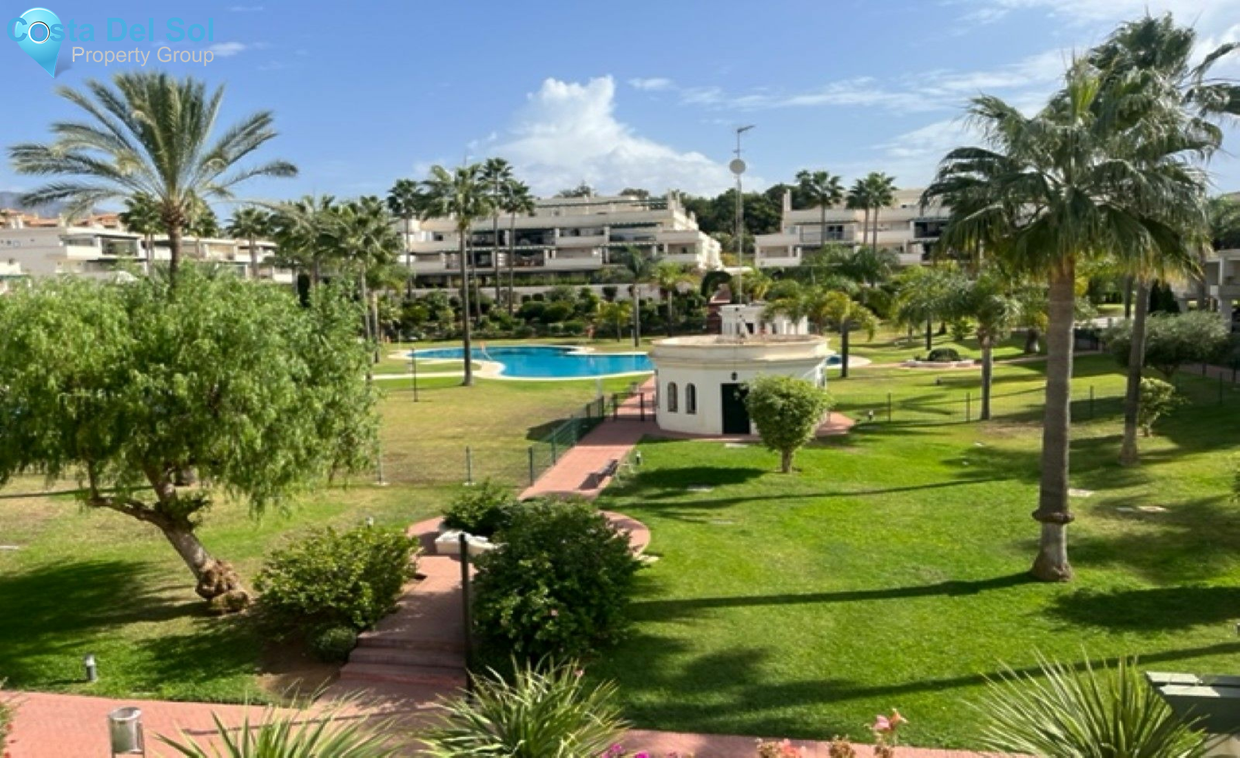 Middle Floor Apartment in Nueva Andalucía