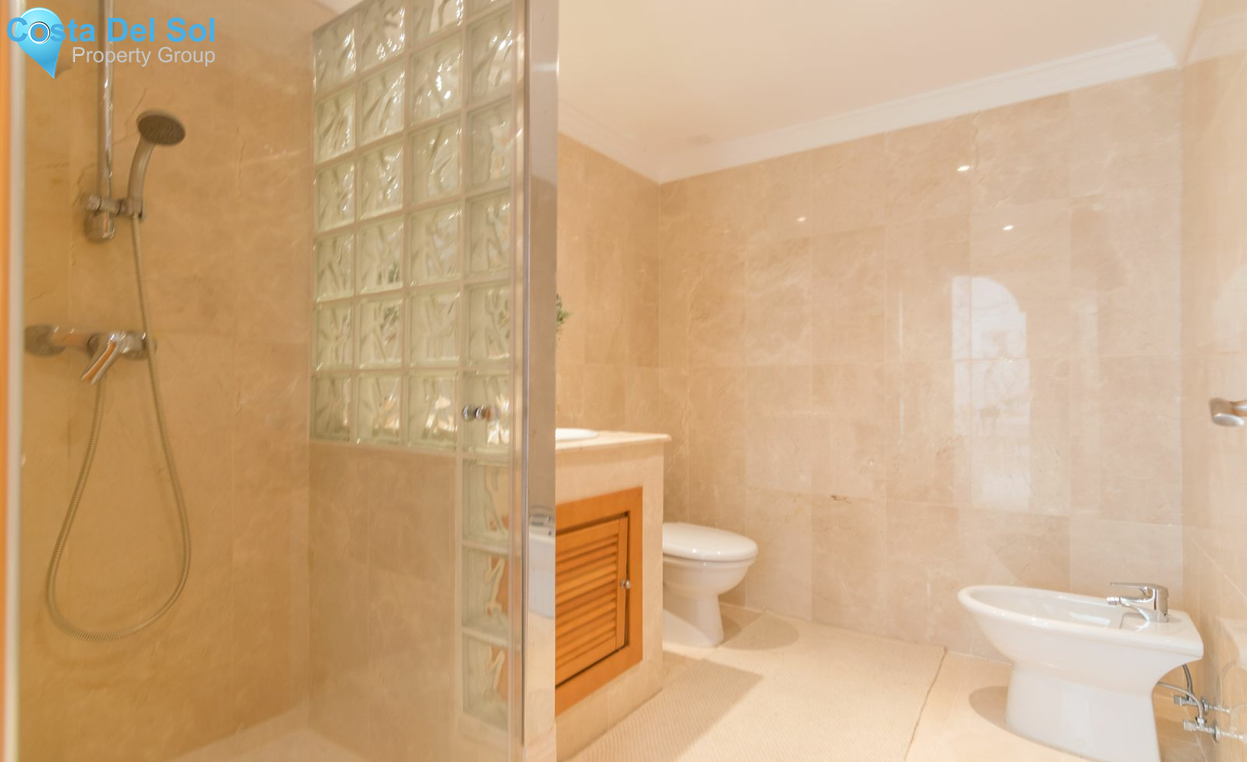 Middle Floor Apartment in Nueva Andalucía-1472018
