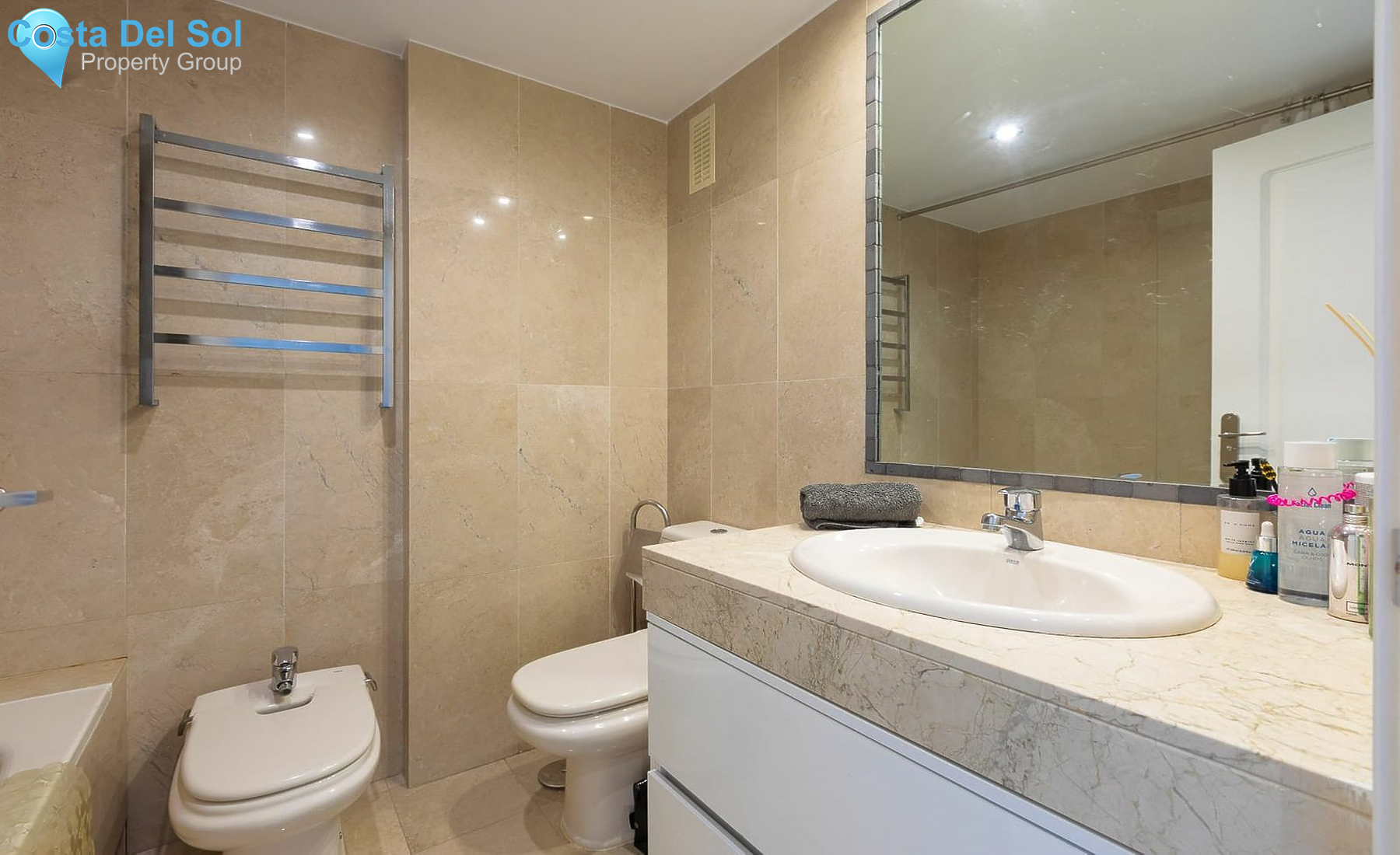 Middle Floor Apartment in Nueva Andalucía-1480736