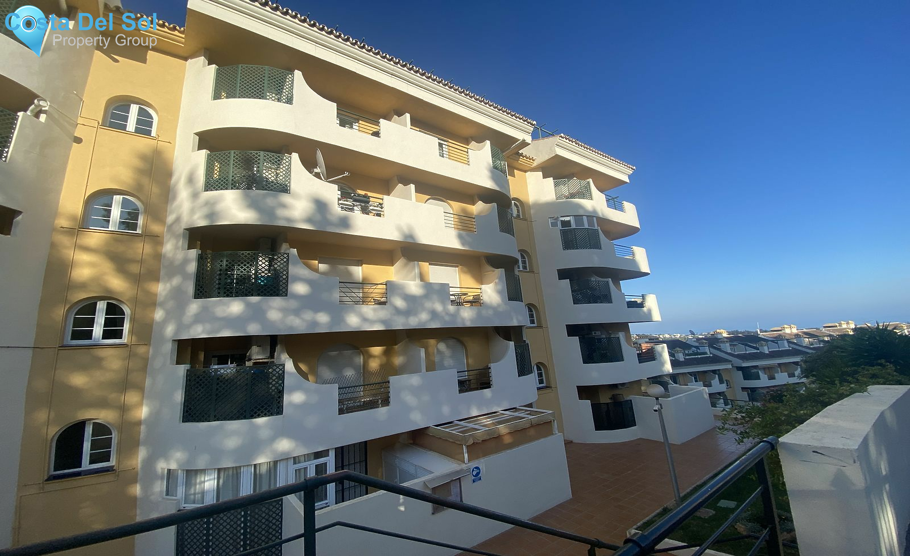 Middle Floor Apartment in Nueva Andalucía-1494927