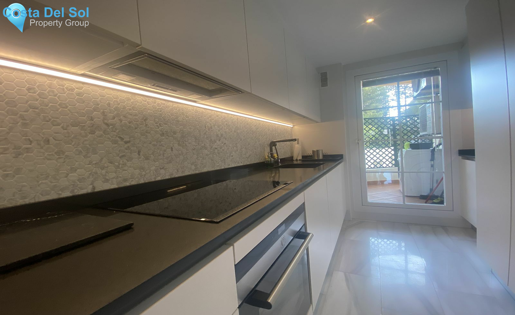 Middle Floor Apartment in Nueva Andalucía-1494915