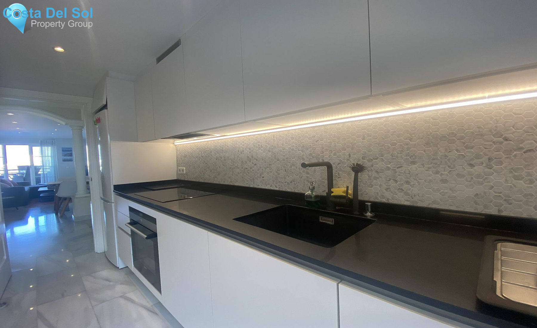 Middle Floor Apartment in Nueva Andalucía-1494916