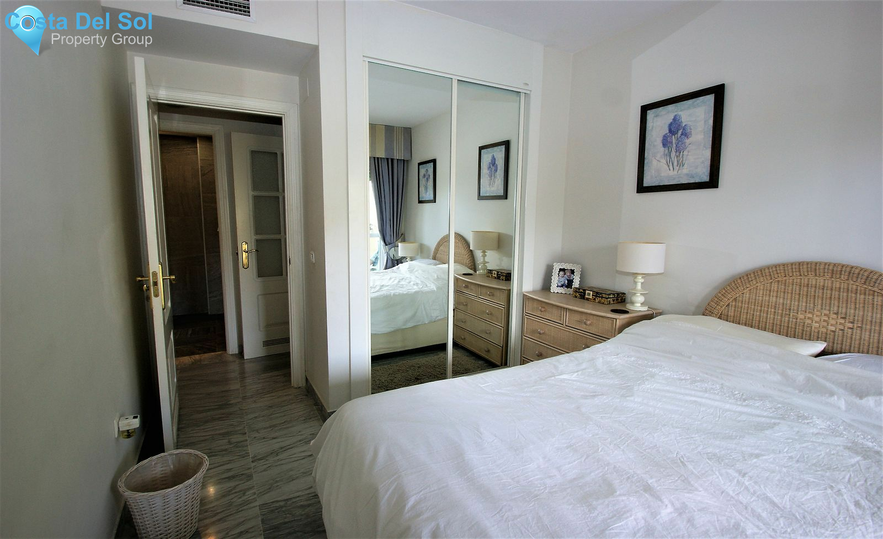 Middle Floor Apartment in Nueva Andalucía-1495557