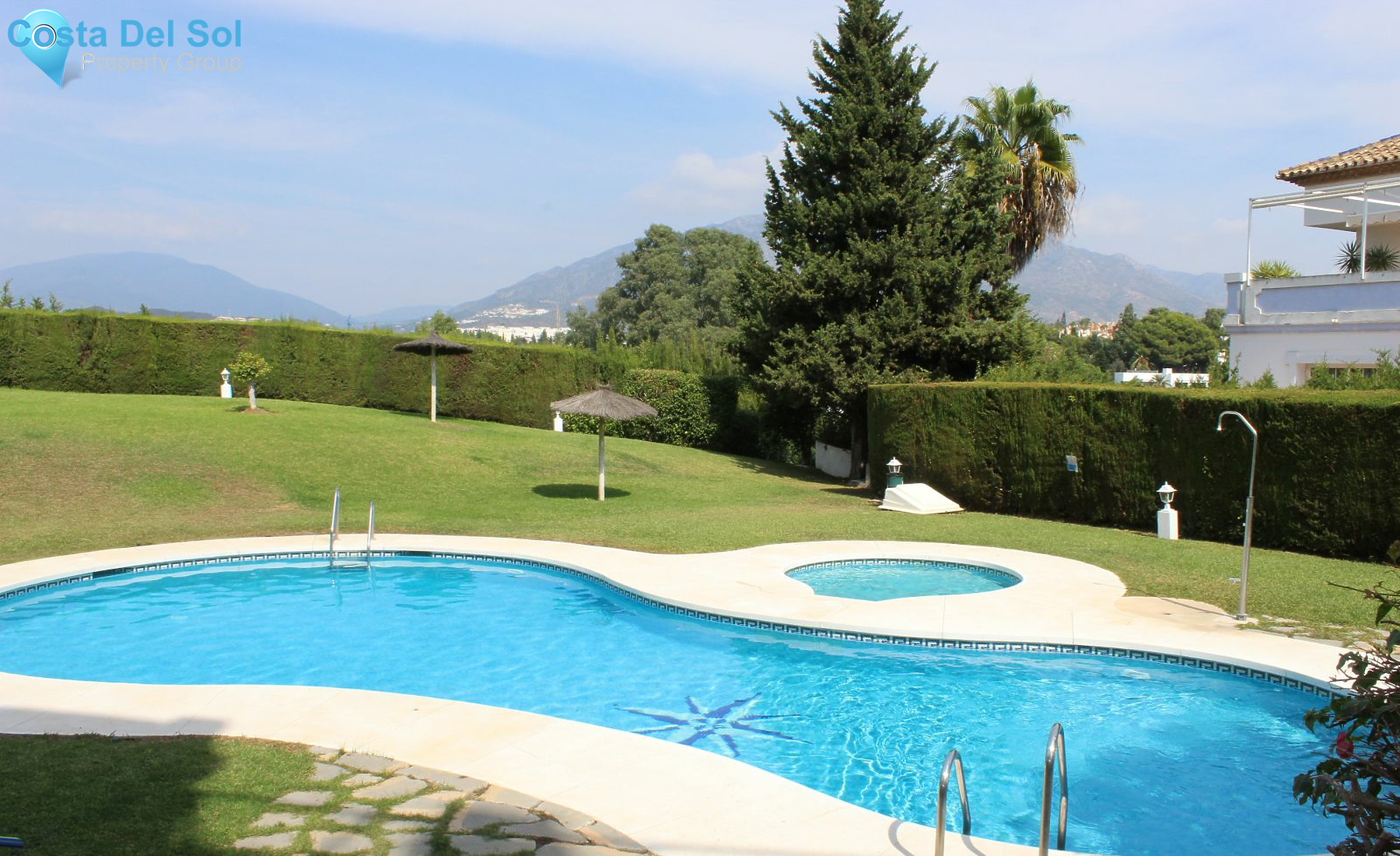 Middle Floor Apartment in Nueva Andalucía-1495668