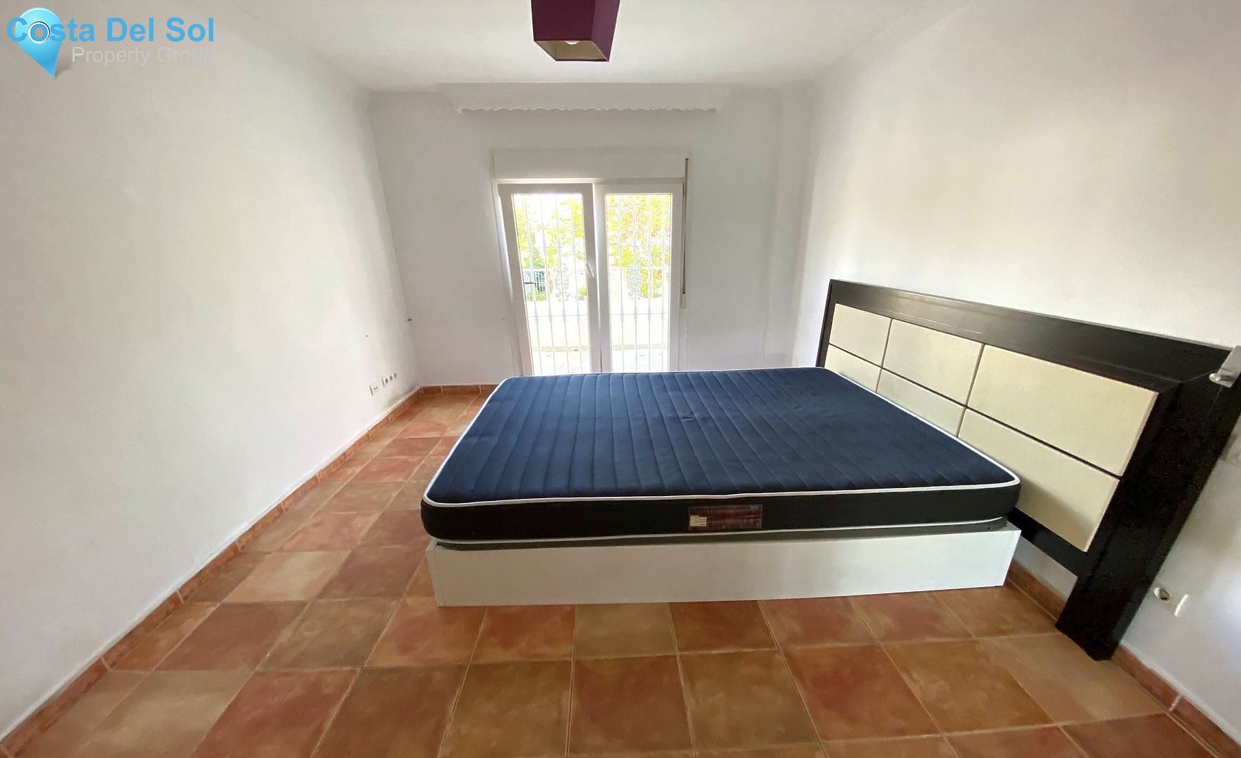 Middle Floor Apartment in Nueva Andalucía-1513955