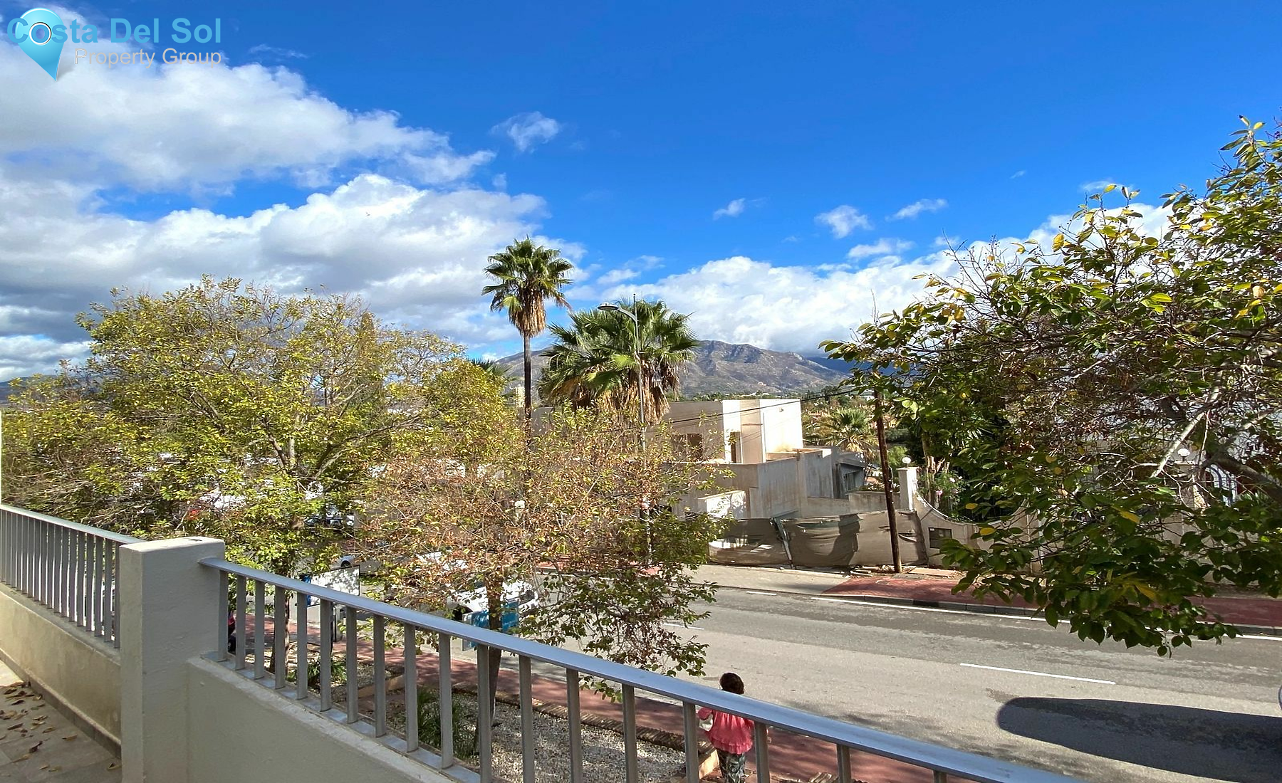 Middle Floor Apartment in Nueva Andalucía-1513945