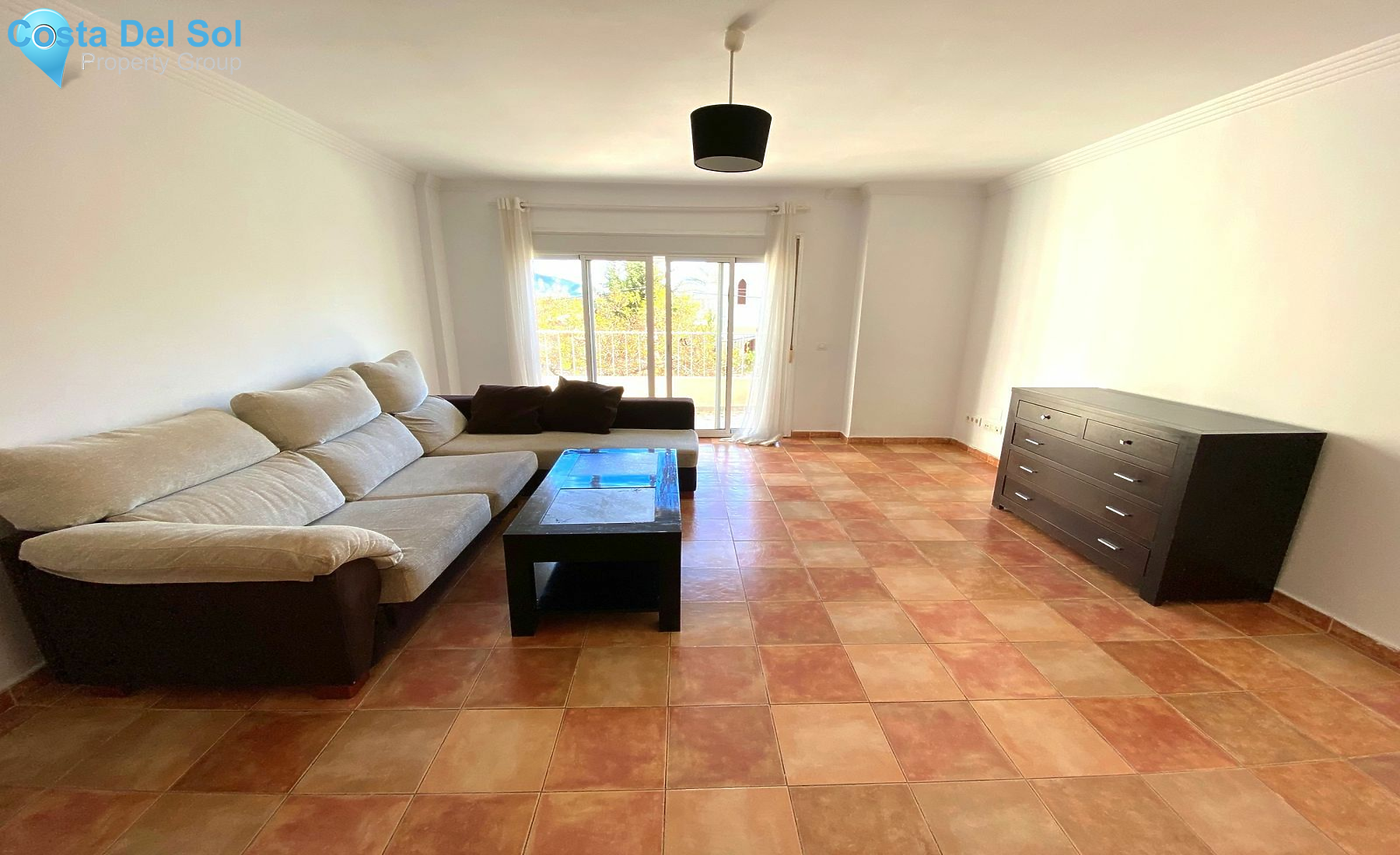 Middle Floor Apartment in Nueva Andalucía-1513946