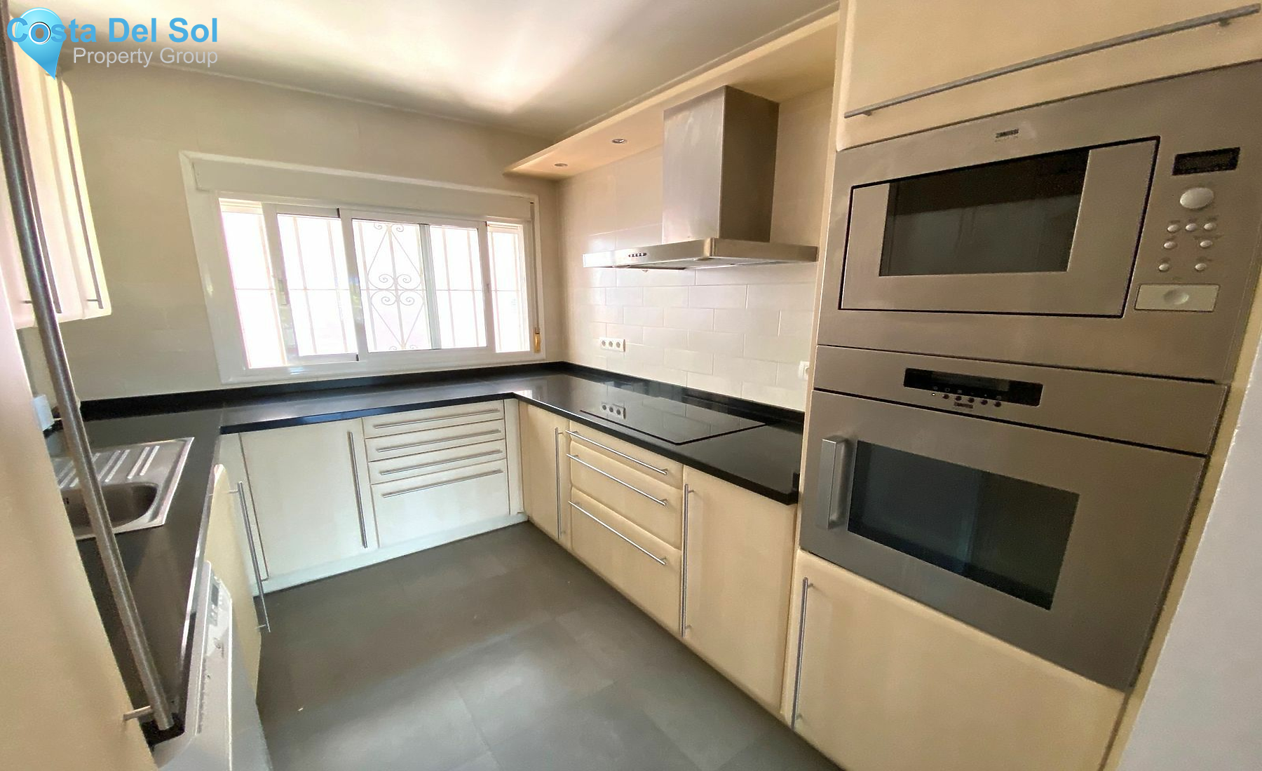 Middle Floor Apartment in Nueva Andalucía-1513952