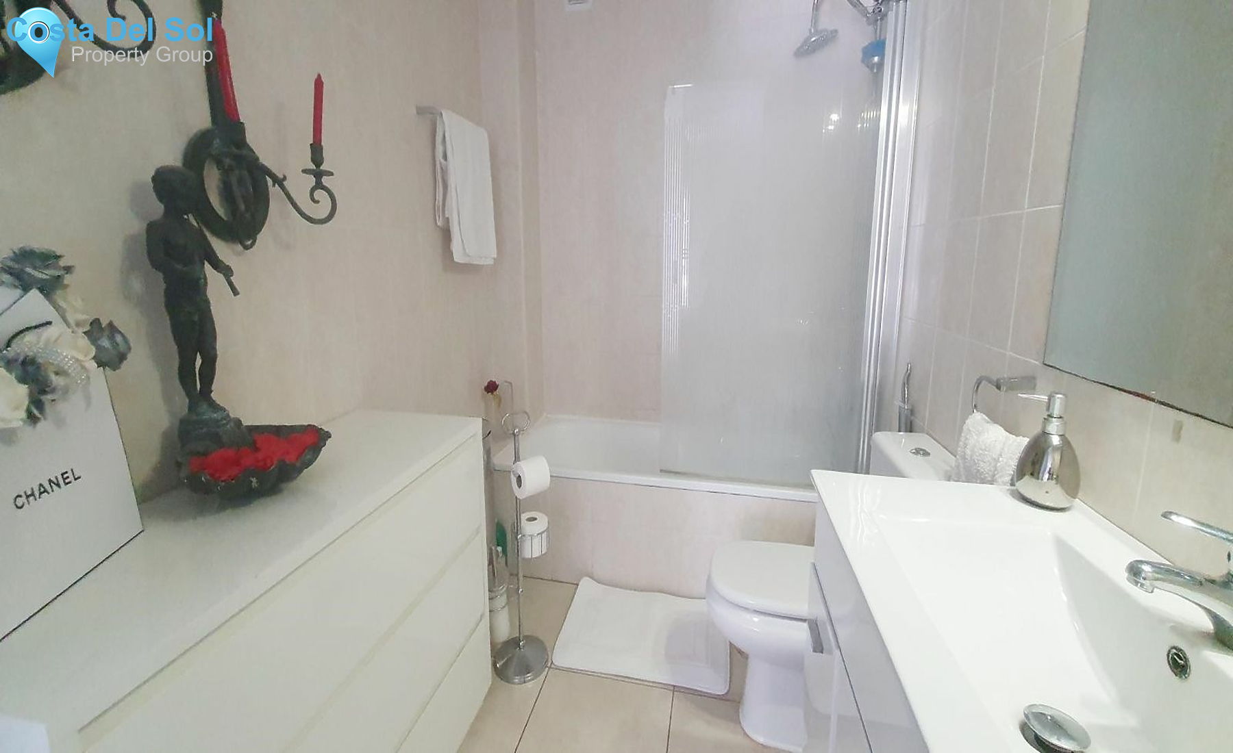 Middle Floor Apartment in Nueva Andalucía-1520419
