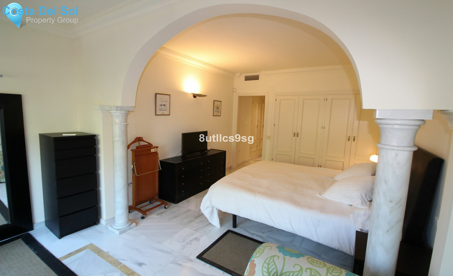 Middle Floor Apartment in Nueva Andalucía-1531400