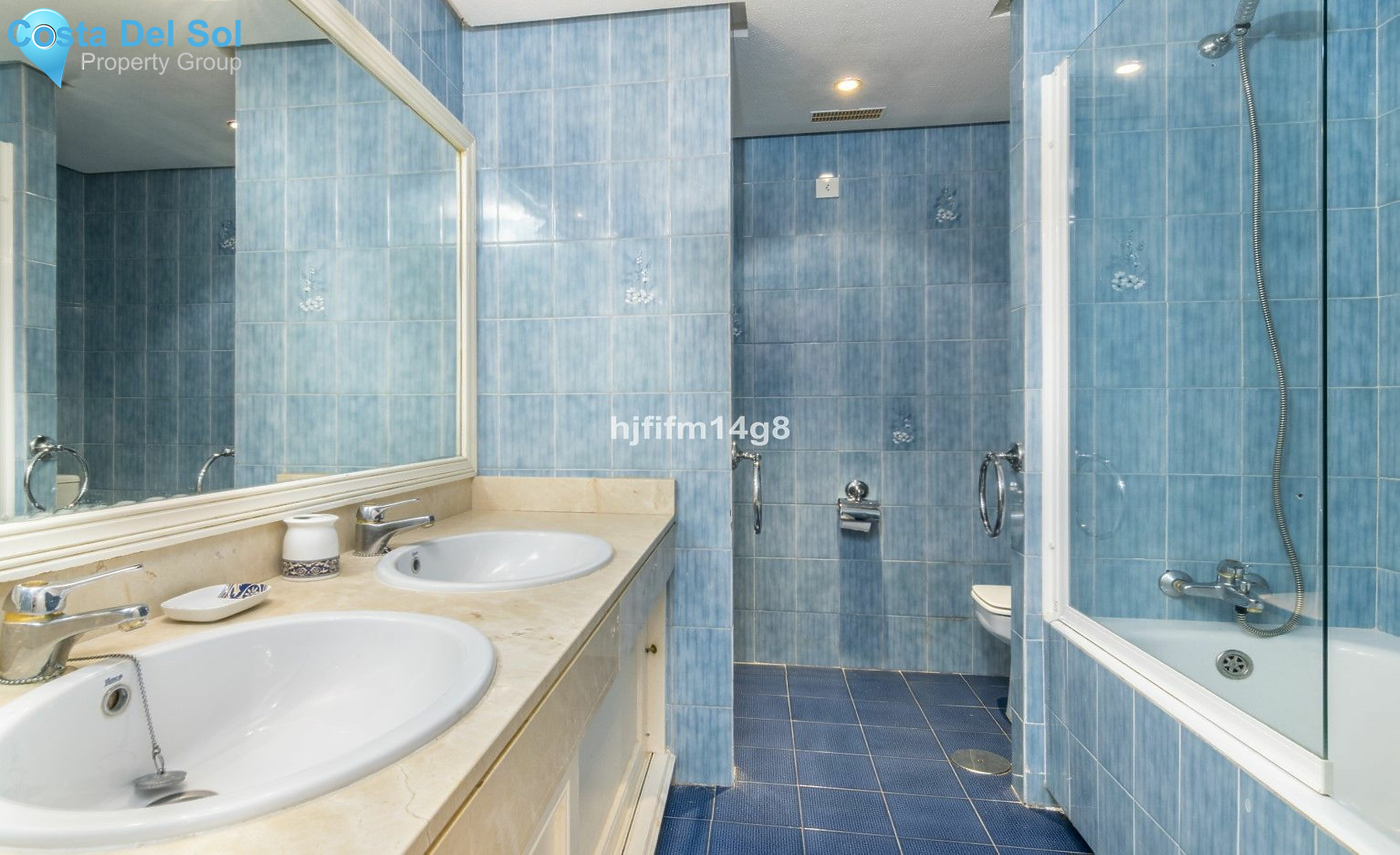 Middle Floor Apartment in Nueva Andalucía-1534437