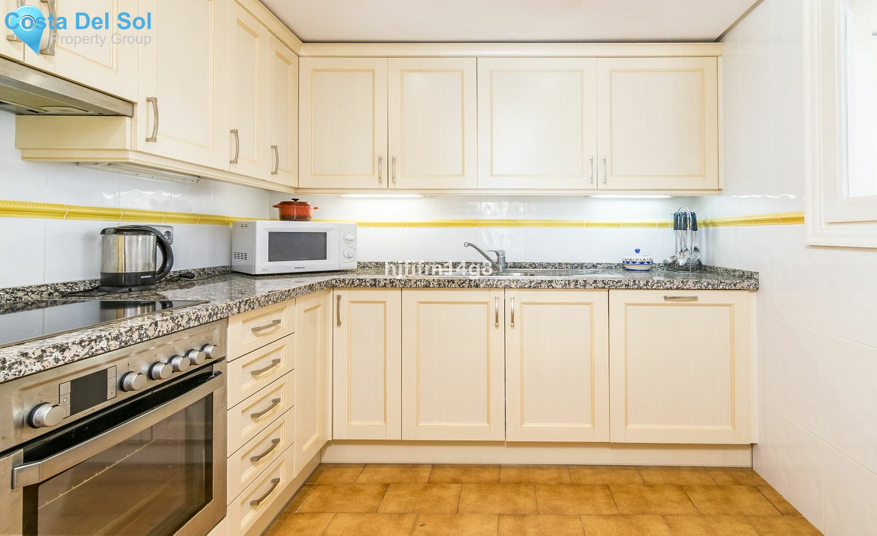 Middle Floor Apartment in Nueva Andalucía-1534432
