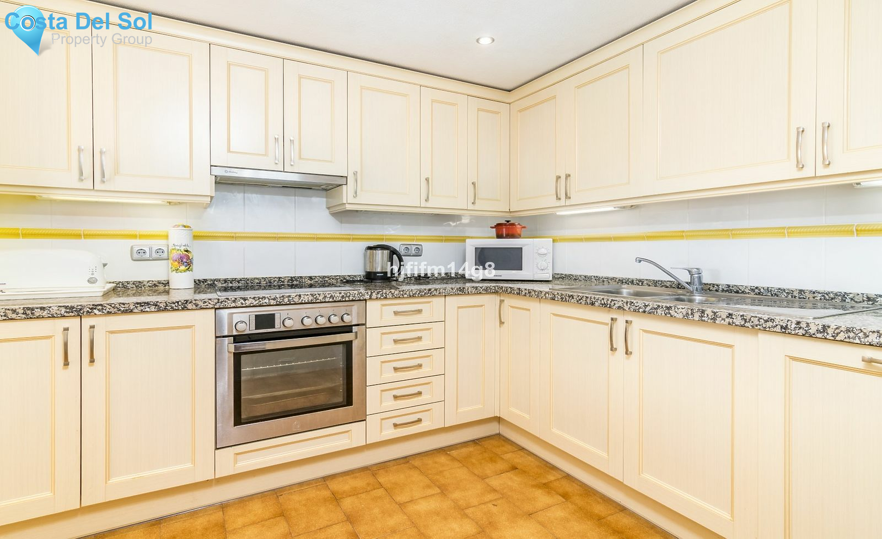 Middle Floor Apartment in Nueva Andalucía-1534433