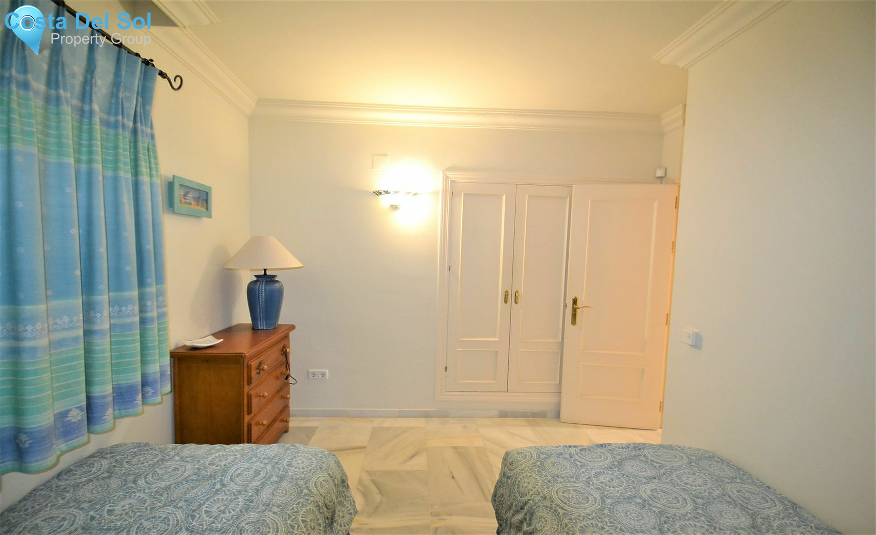 Middle Floor Apartment in Nueva Andalucía-1535379