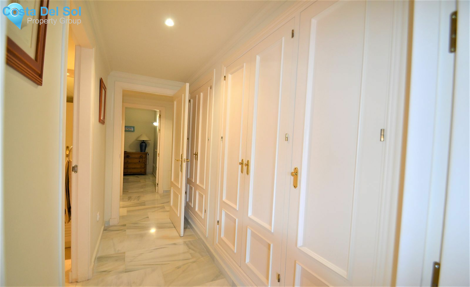 Middle Floor Apartment in Nueva Andalucía-1535380