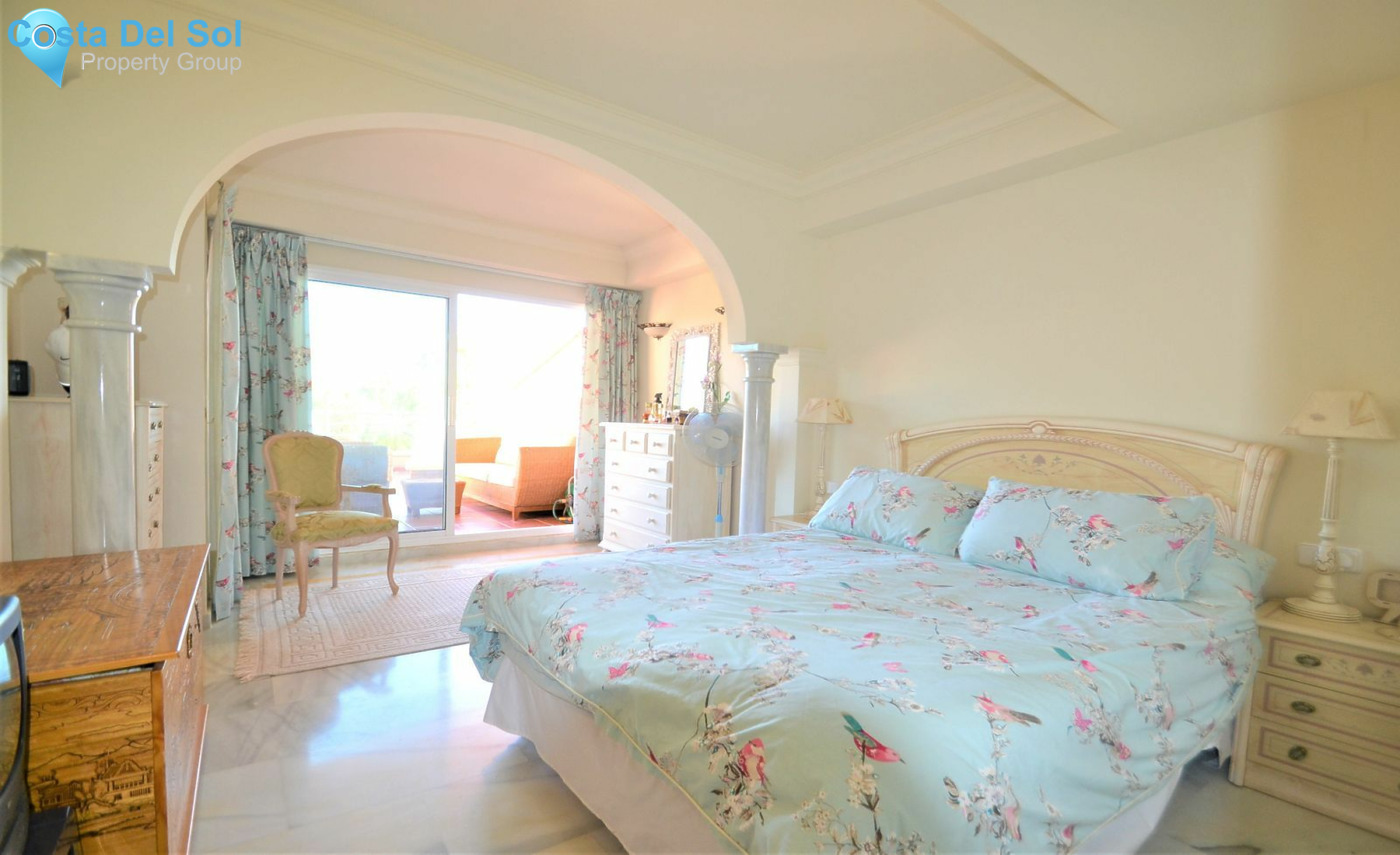 Middle Floor Apartment in Nueva Andalucía-1535375