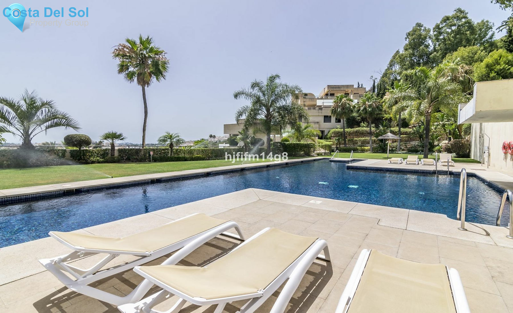 Middle Floor Apartment in Nueva Andalucía-1546102