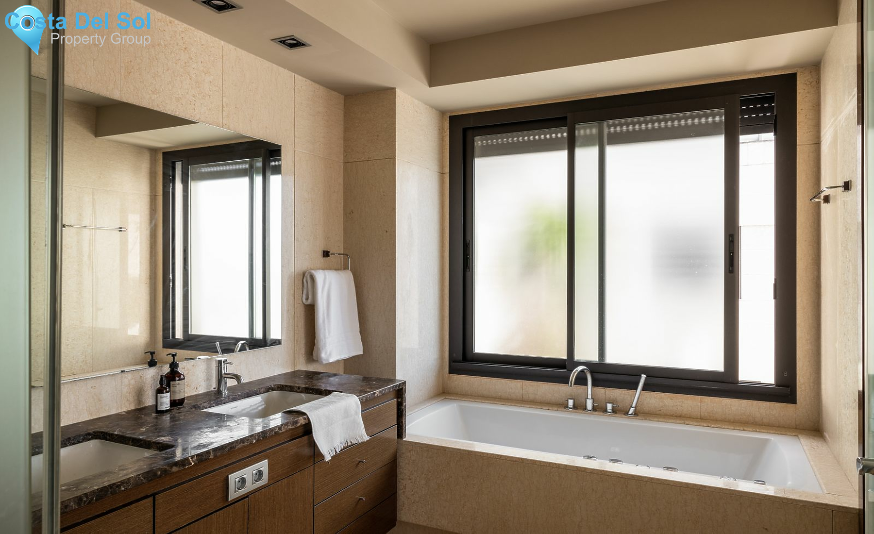 Middle Floor Apartment in Nueva Andalucía-1549406