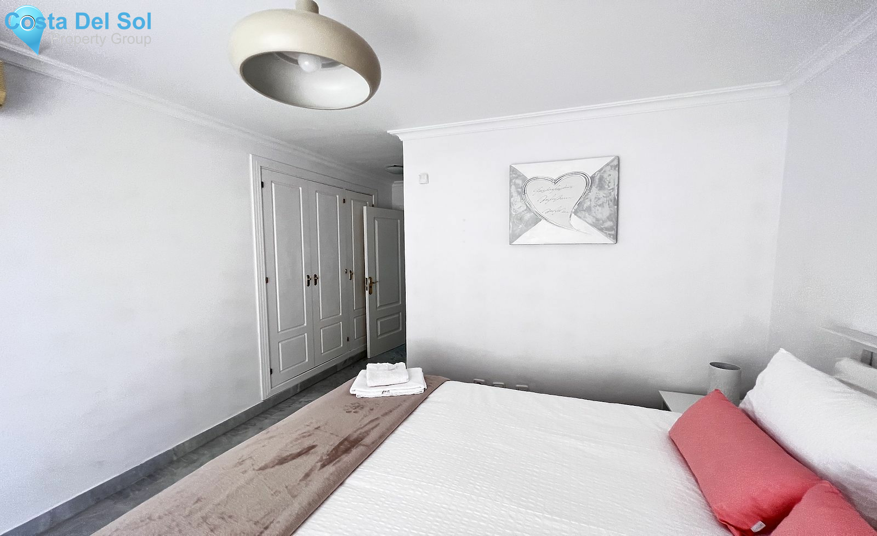 Middle Floor Apartment in Nueva Andalucía-1549535